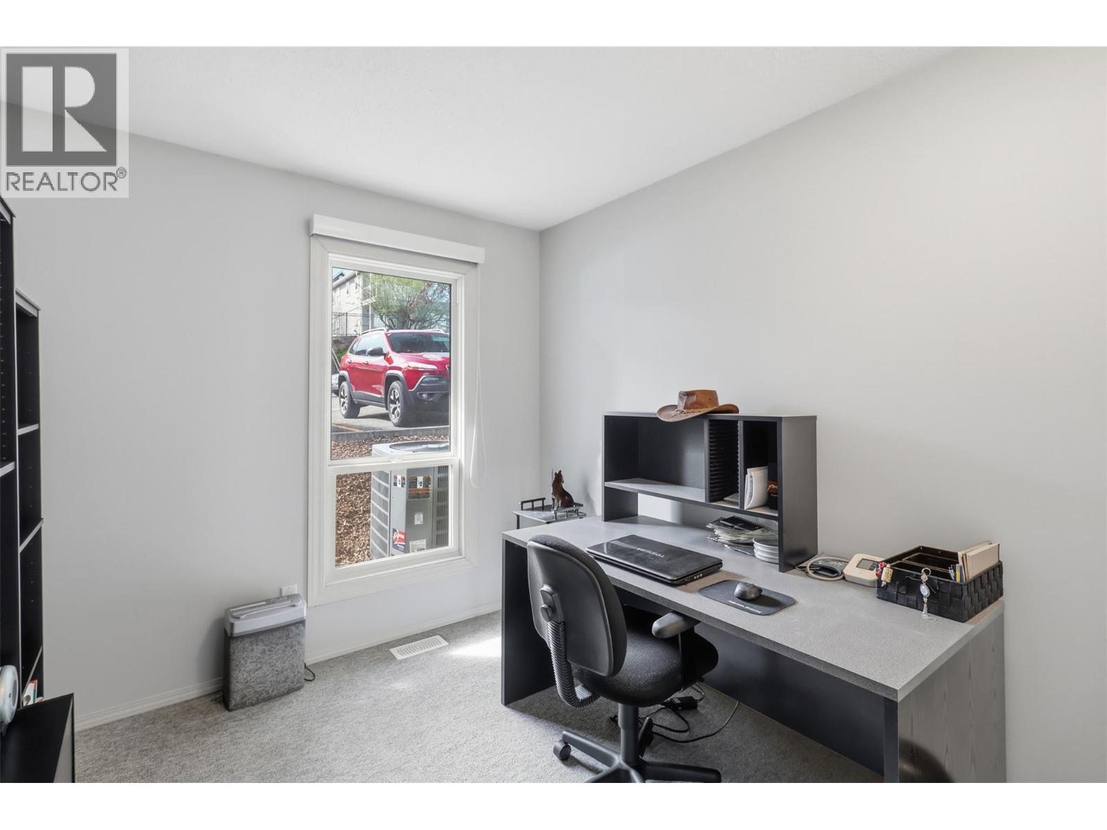 #25 250 PEMBERTON TERRACE - 16