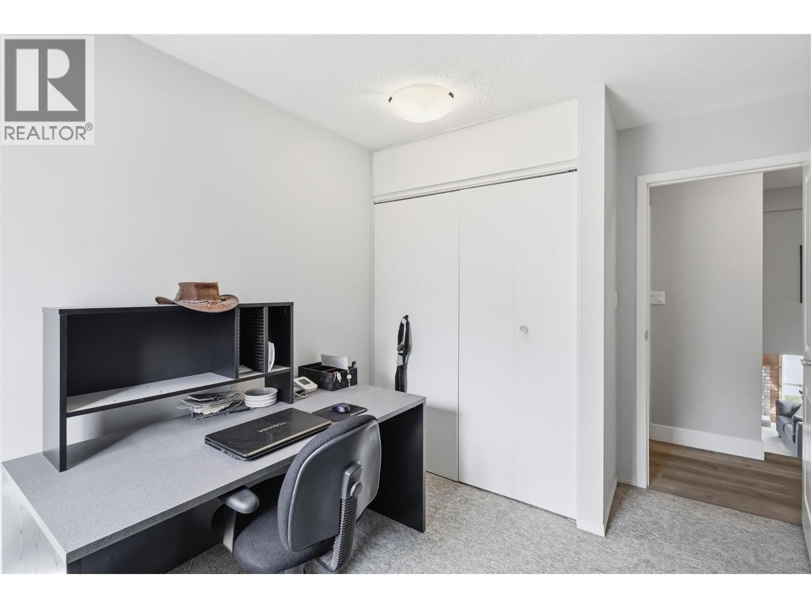 #25 250 PEMBERTON TERRACE - 17