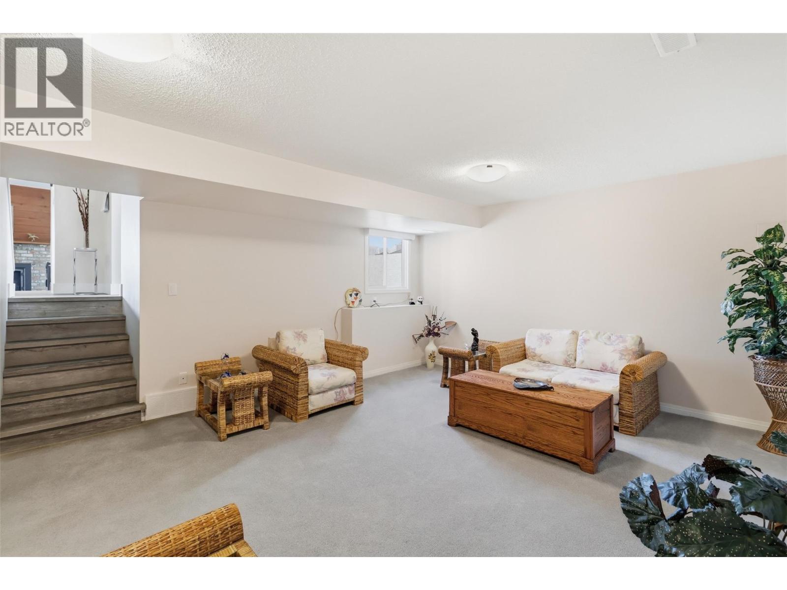 #25 250 PEMBERTON TERRACE - 20