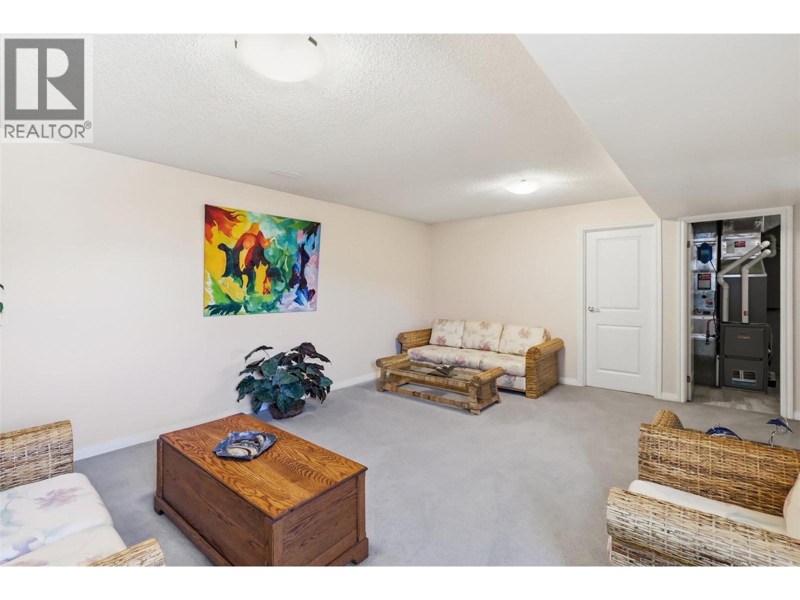 #25 250 PEMBERTON TERRACE - 21