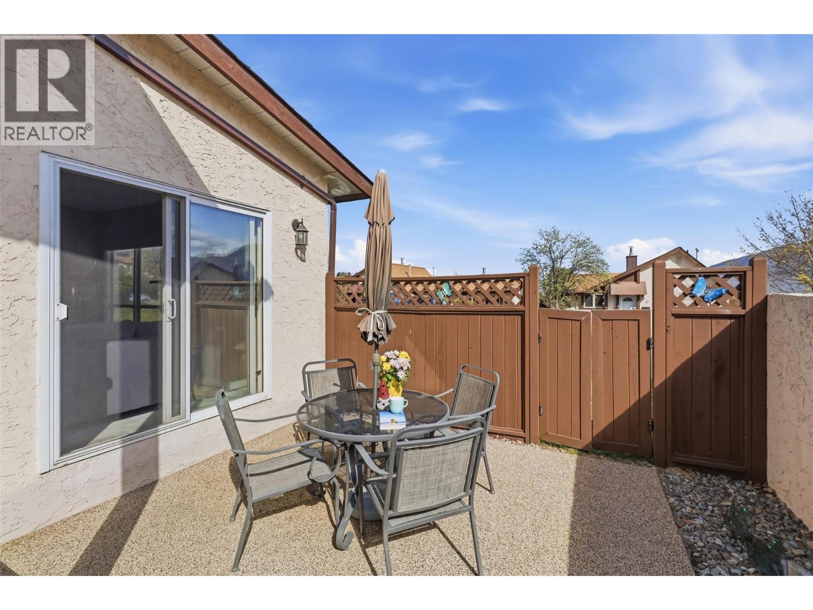 #25 250 PEMBERTON TERRACE - 28