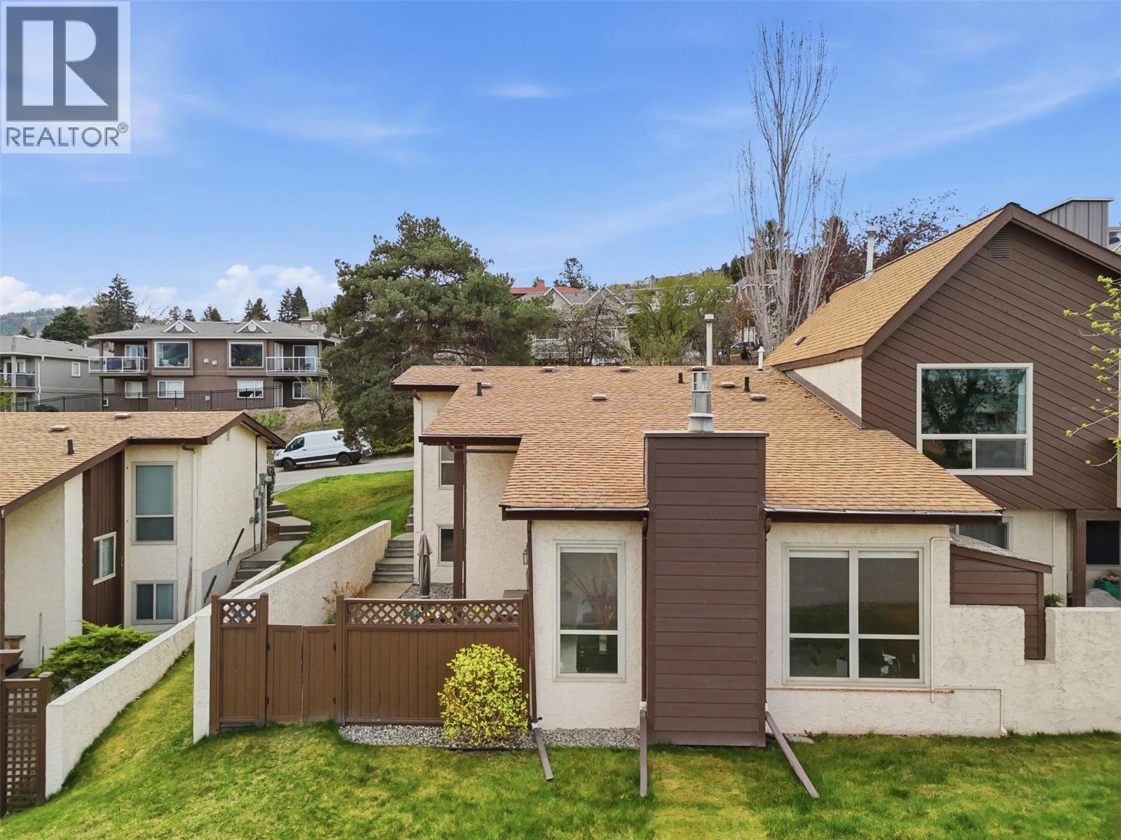 #25 250 PEMBERTON TERRACE - 29