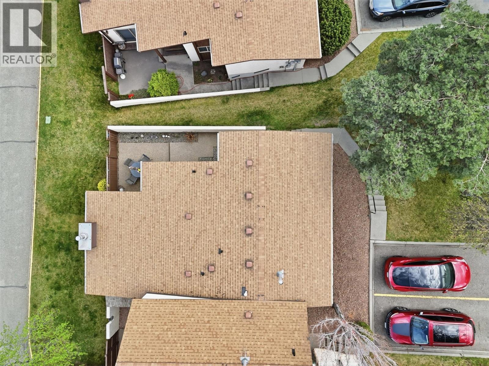 #25 250 PEMBERTON TERRACE - 31