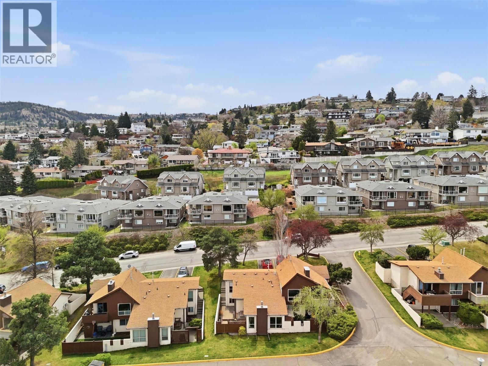 #25 250 PEMBERTON TERRACE - 35