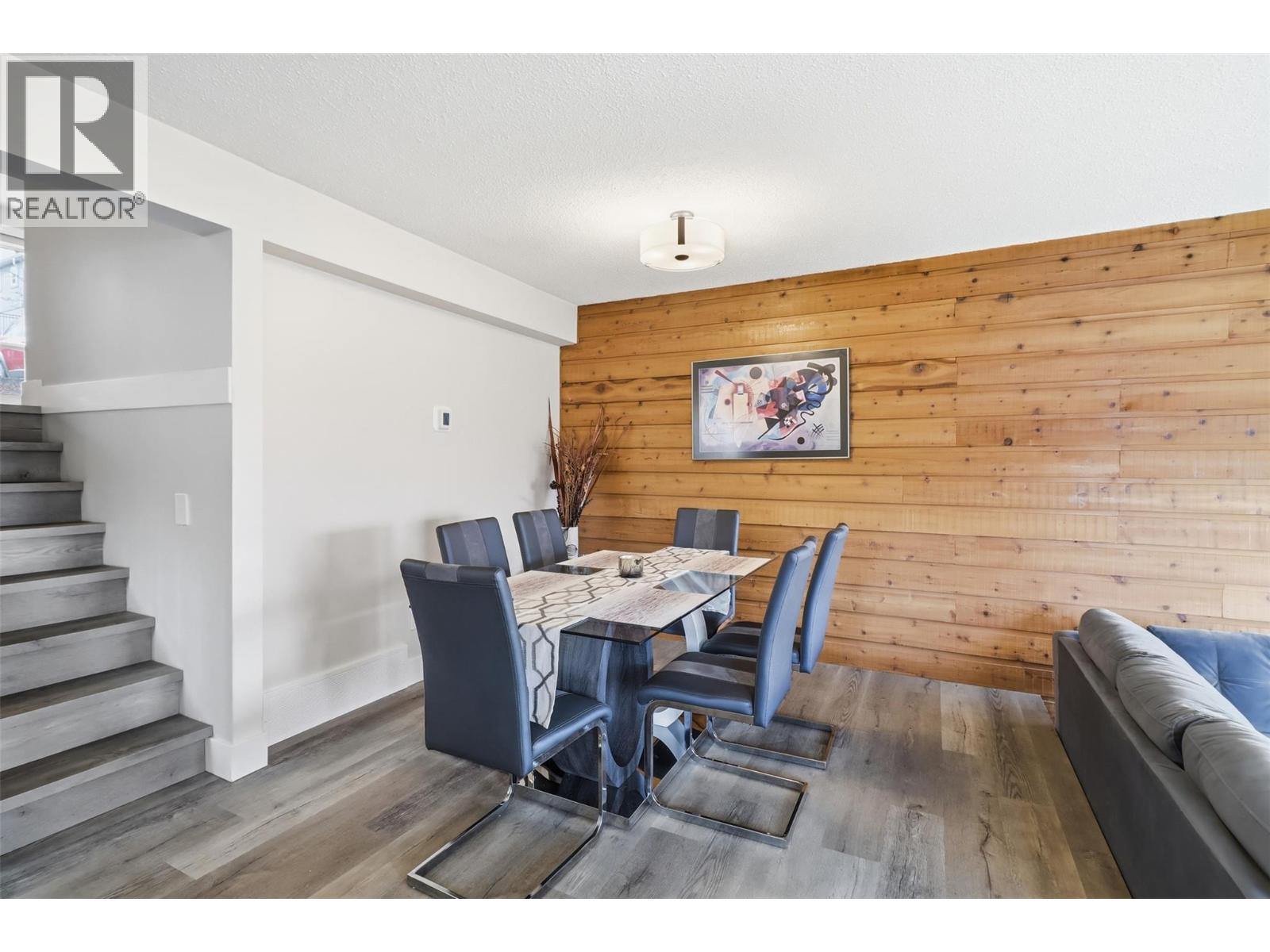 #25 250 PEMBERTON TERRACE - 7