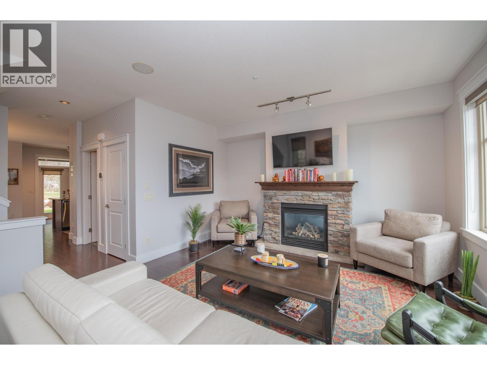 30 333 Longspoon Drive, Vernon