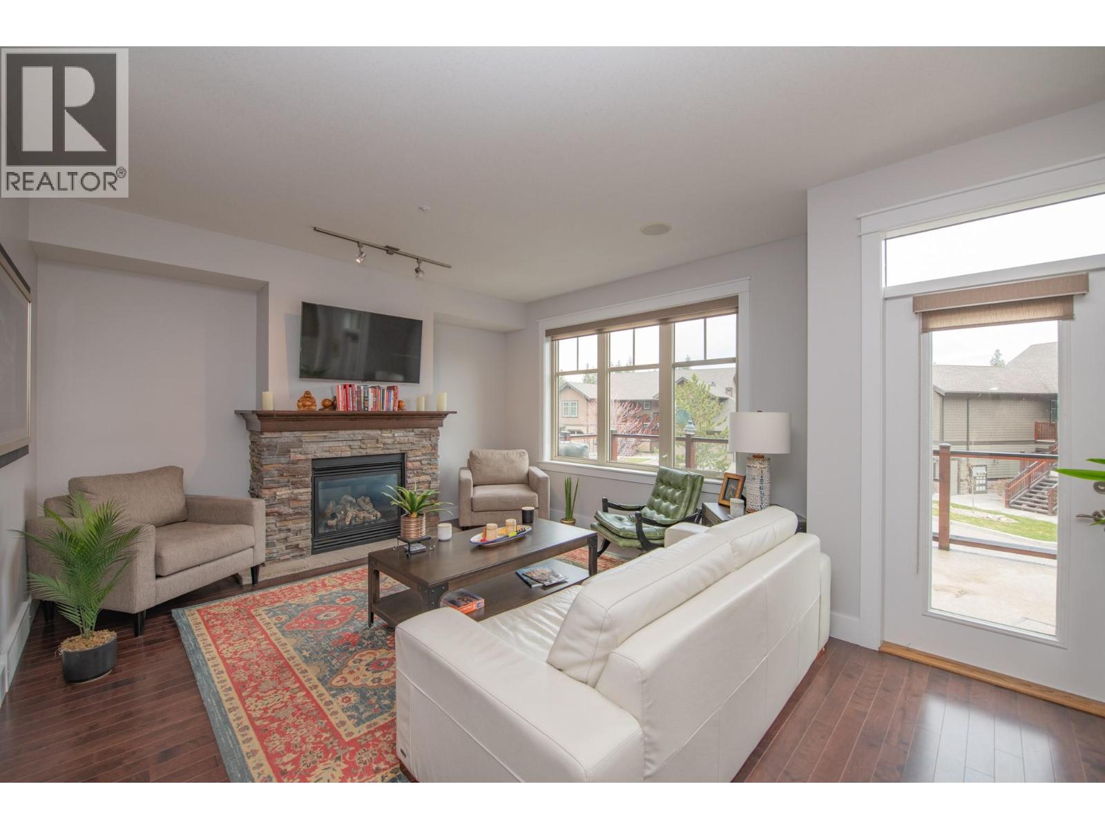 30 333 Longspoon Drive, Vernon