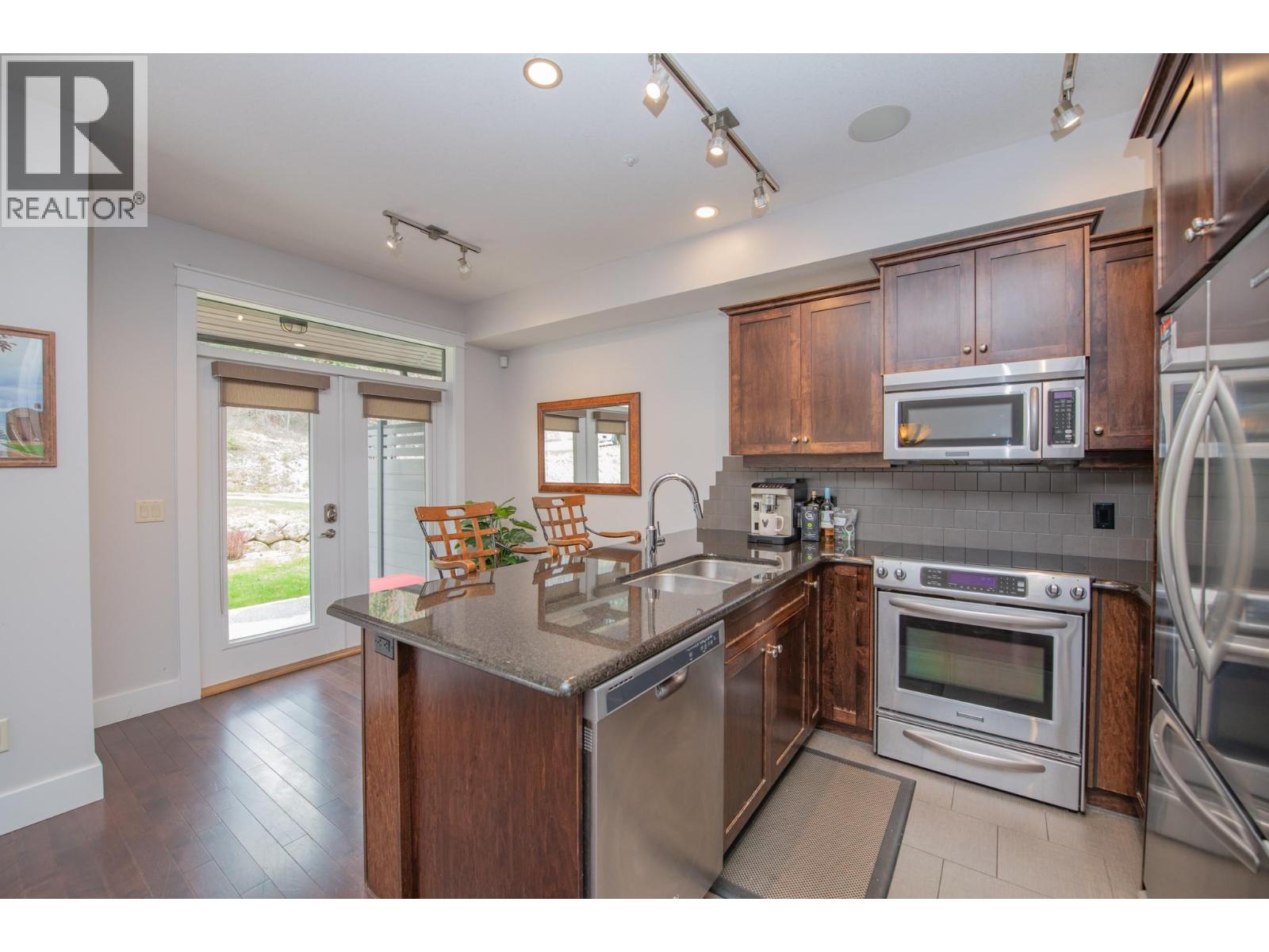 30 333 Longspoon Drive, Vernon