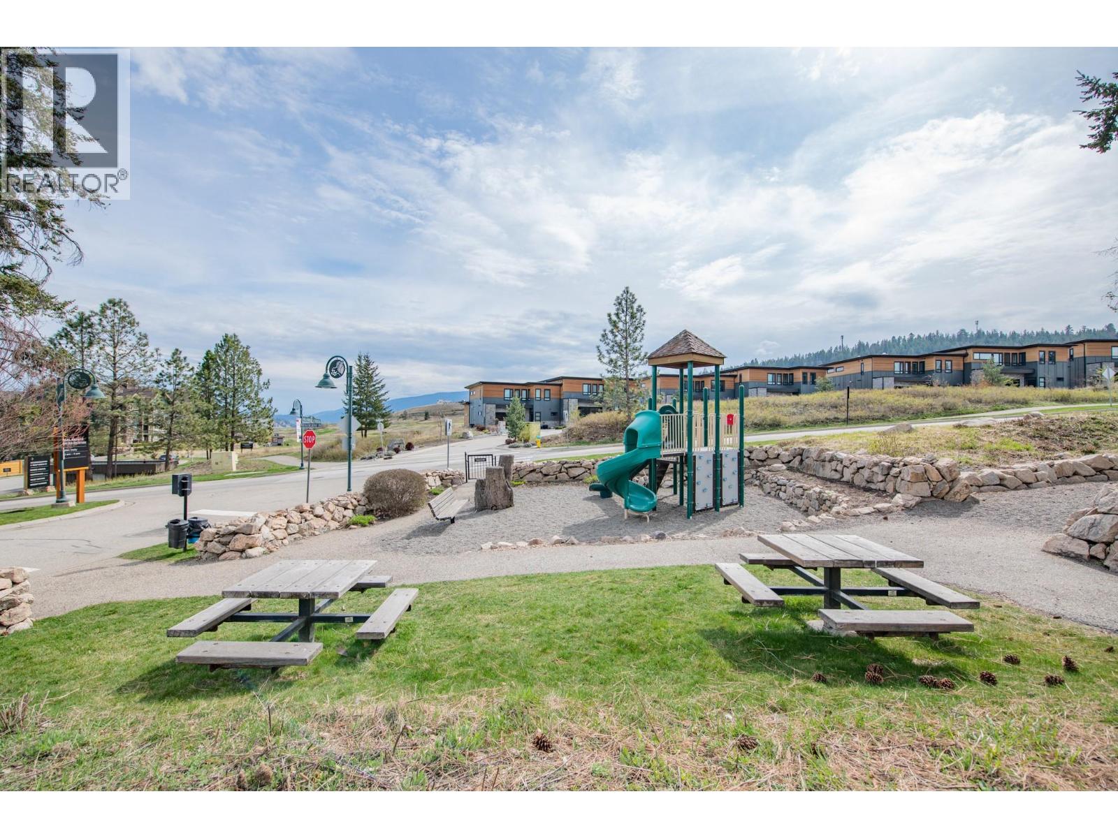 30 333 Longspoon Drive, Vernon