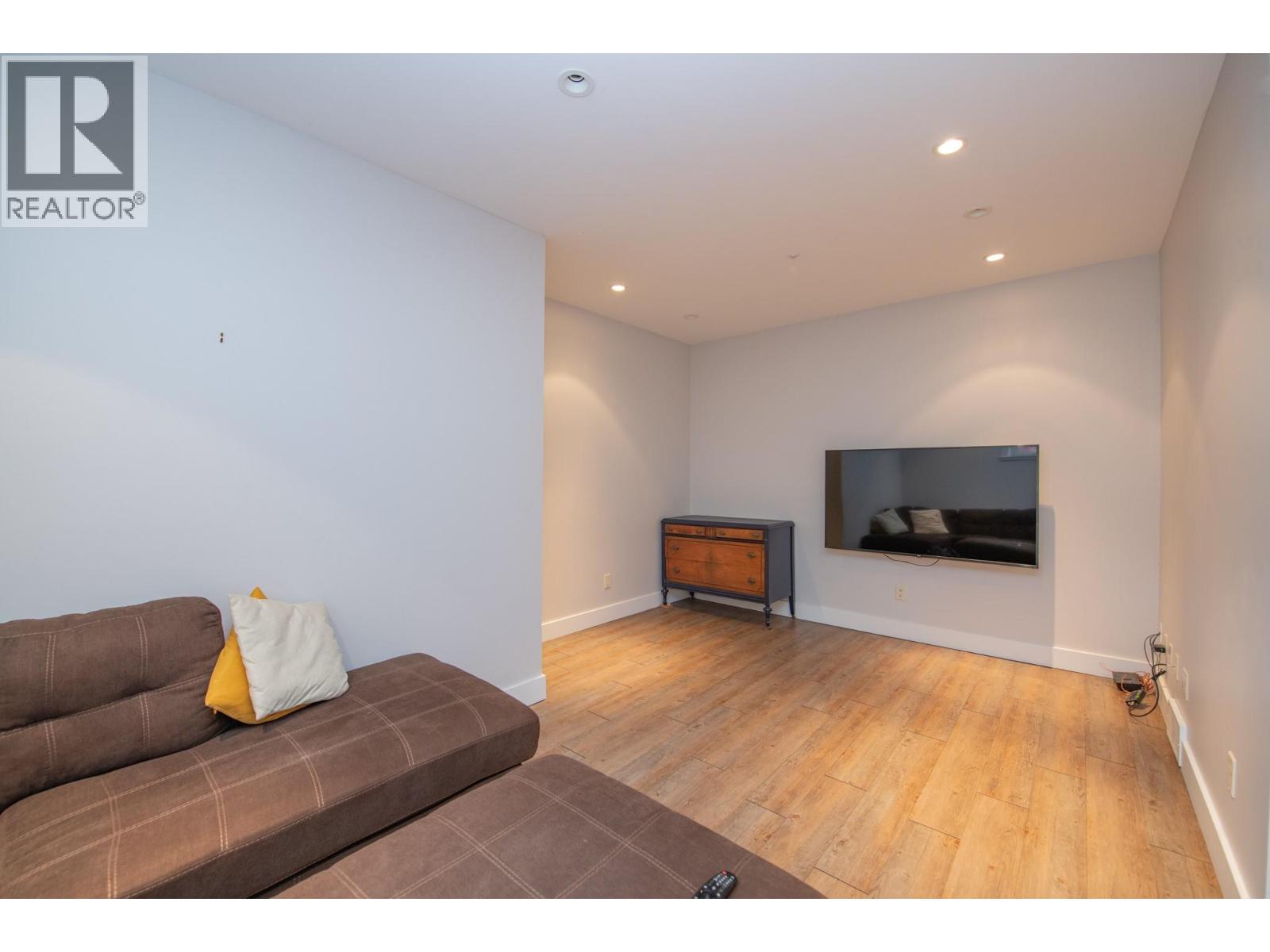 30 333 Longspoon Drive, Vernon