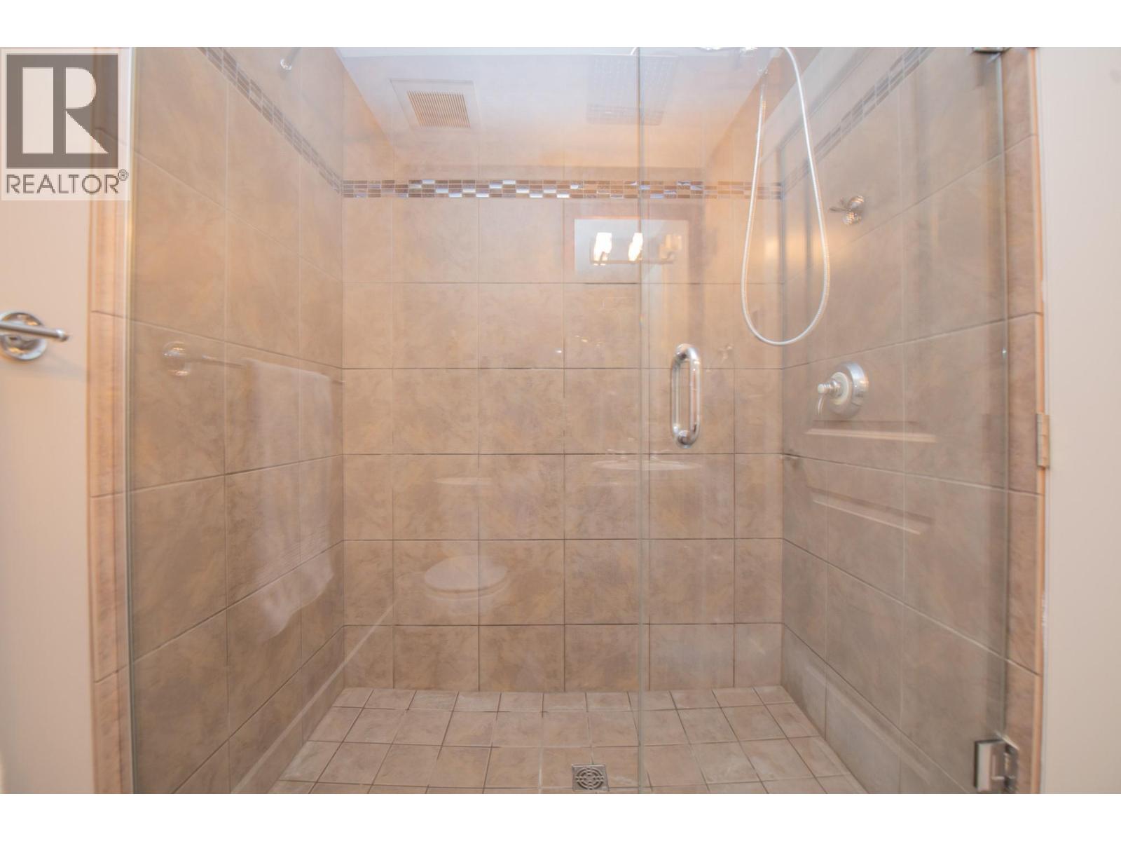 30 333 Longspoon Drive, Vernon