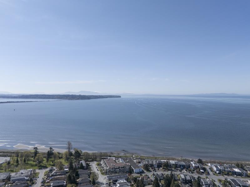 15662 SEMIAHMOO AVENUE, White Rock