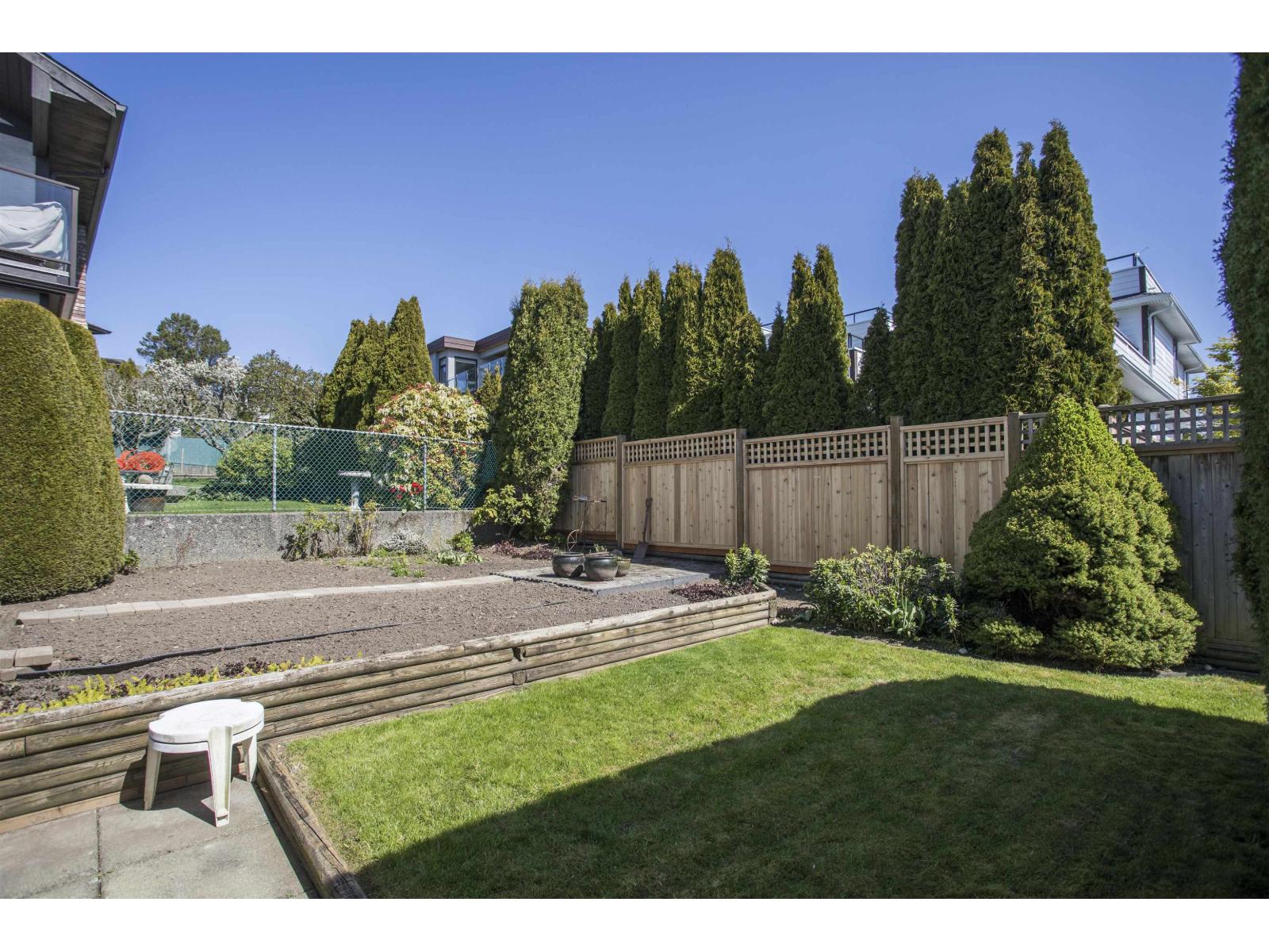 15662 SEMIAHMOO AVENUE, White Rock