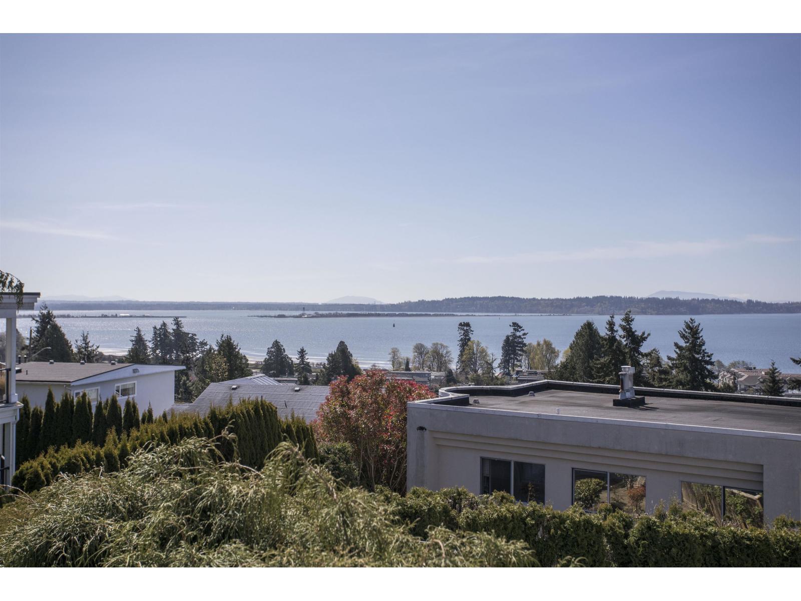 15662 SEMIAHMOO AVENUE, White Rock