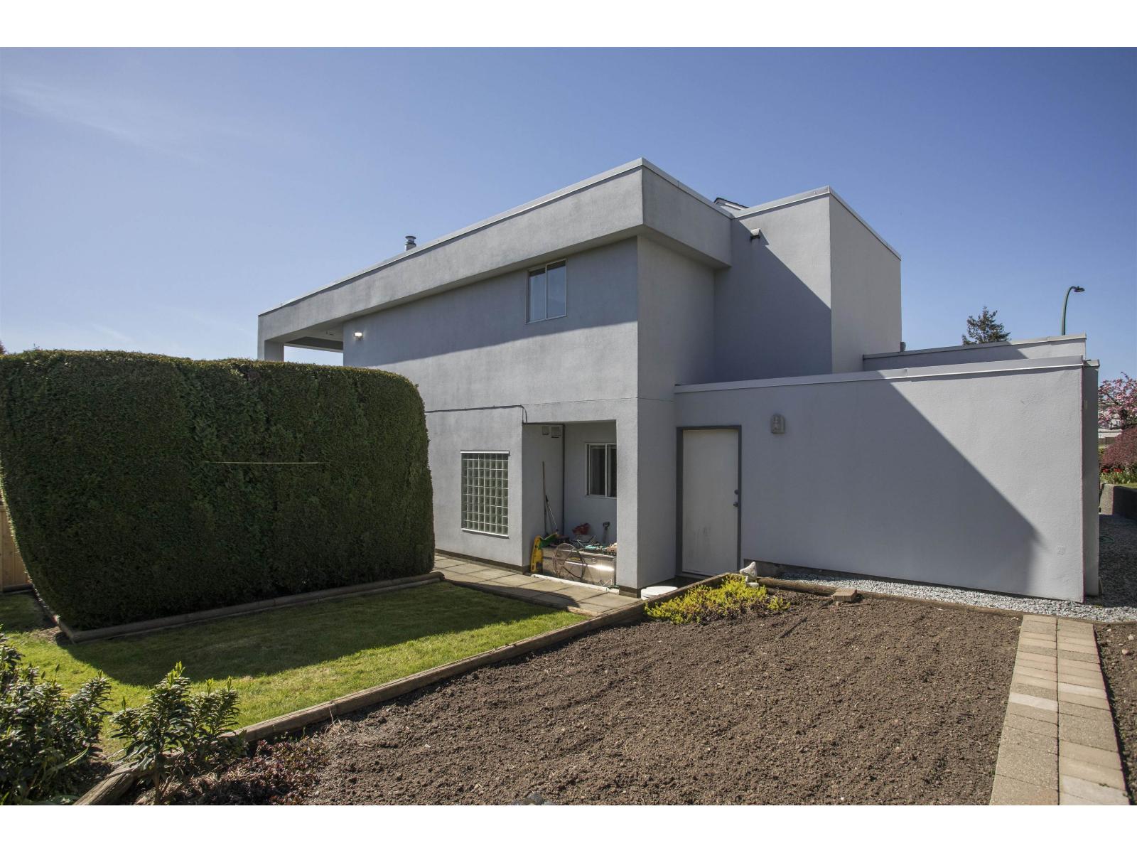 15662 SEMIAHMOO AVENUE, White Rock