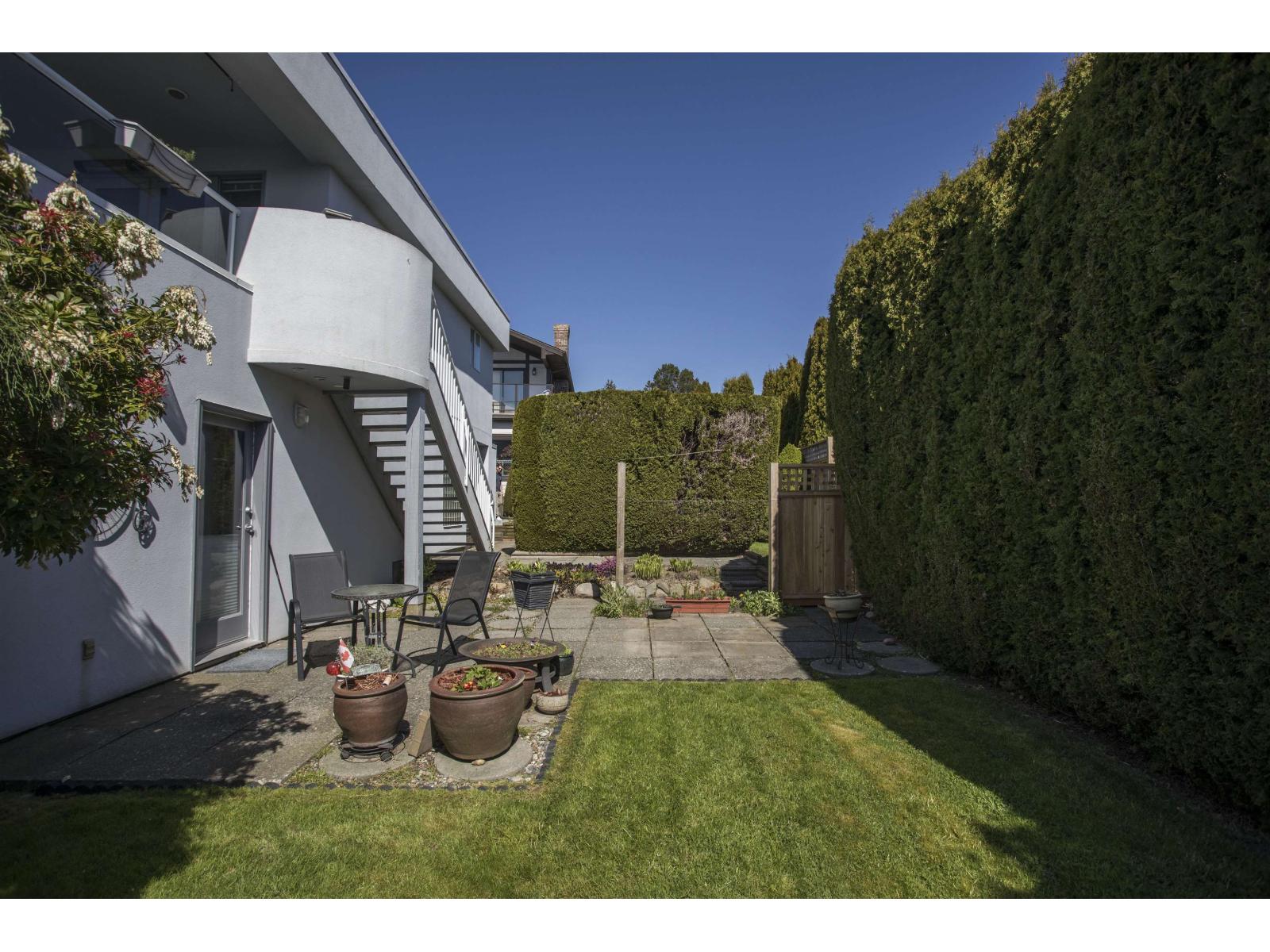 15662 SEMIAHMOO AVENUE, White Rock