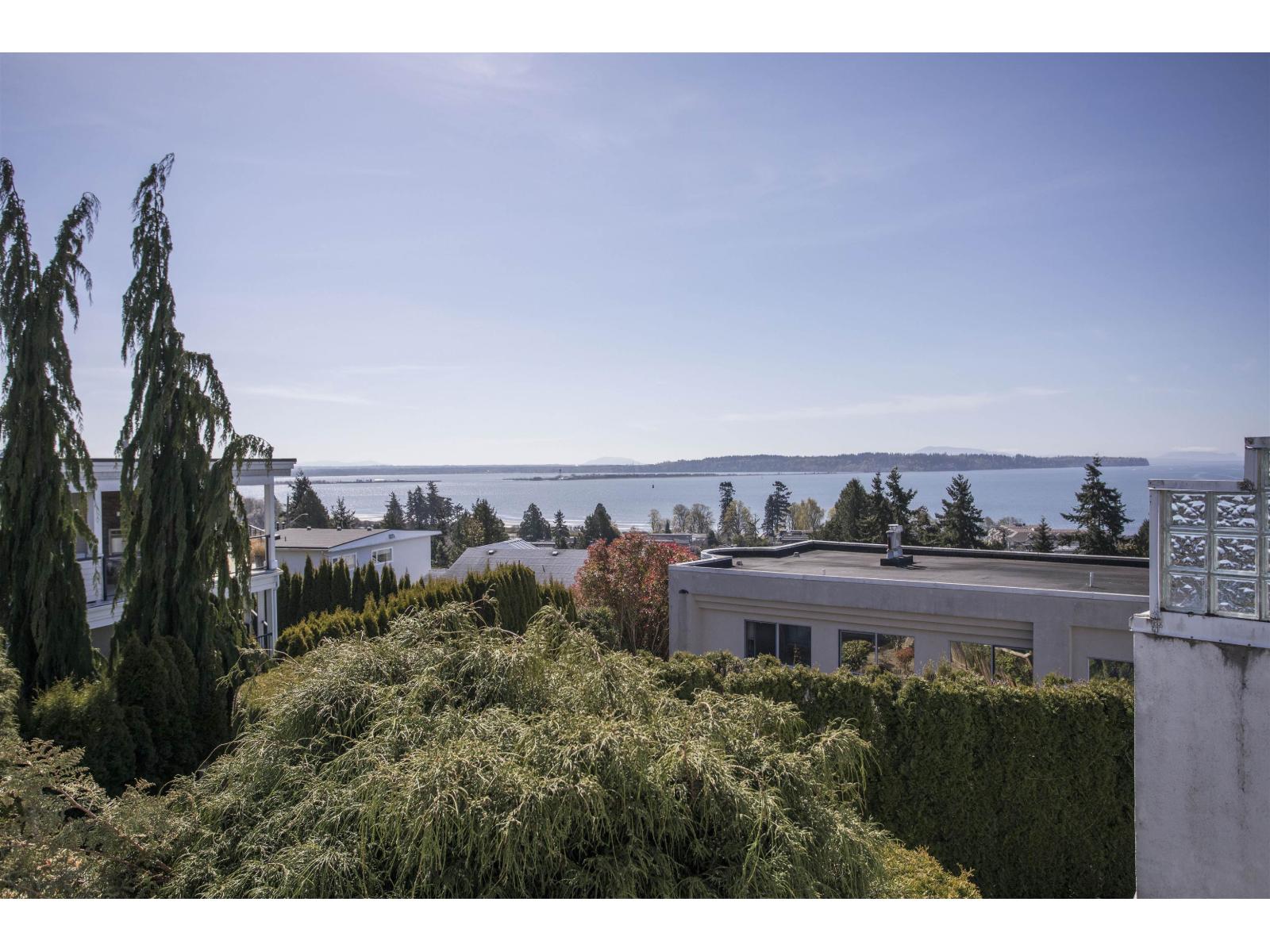 15662 SEMIAHMOO AVENUE, White Rock