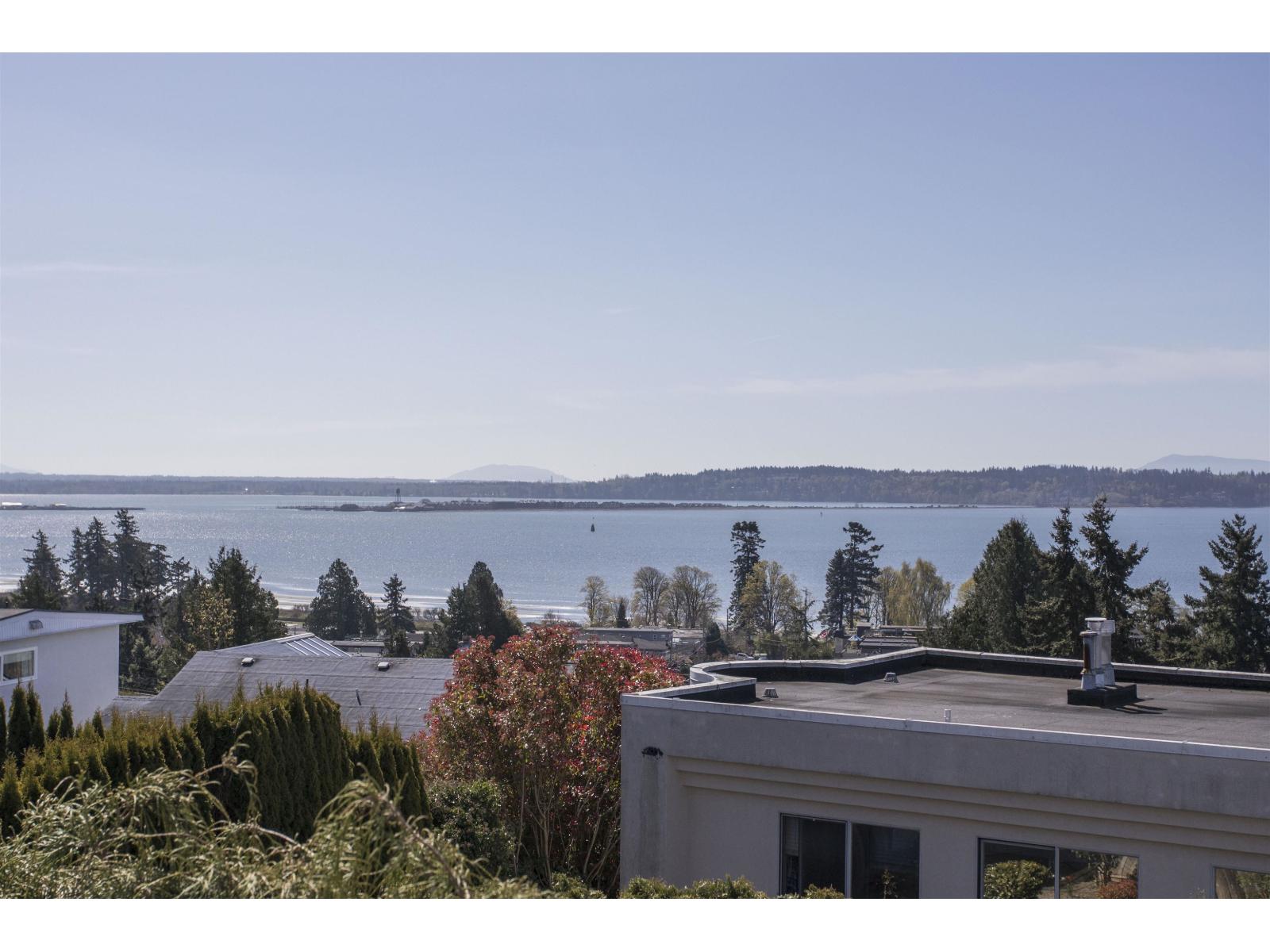 15662 SEMIAHMOO AVENUE, White Rock