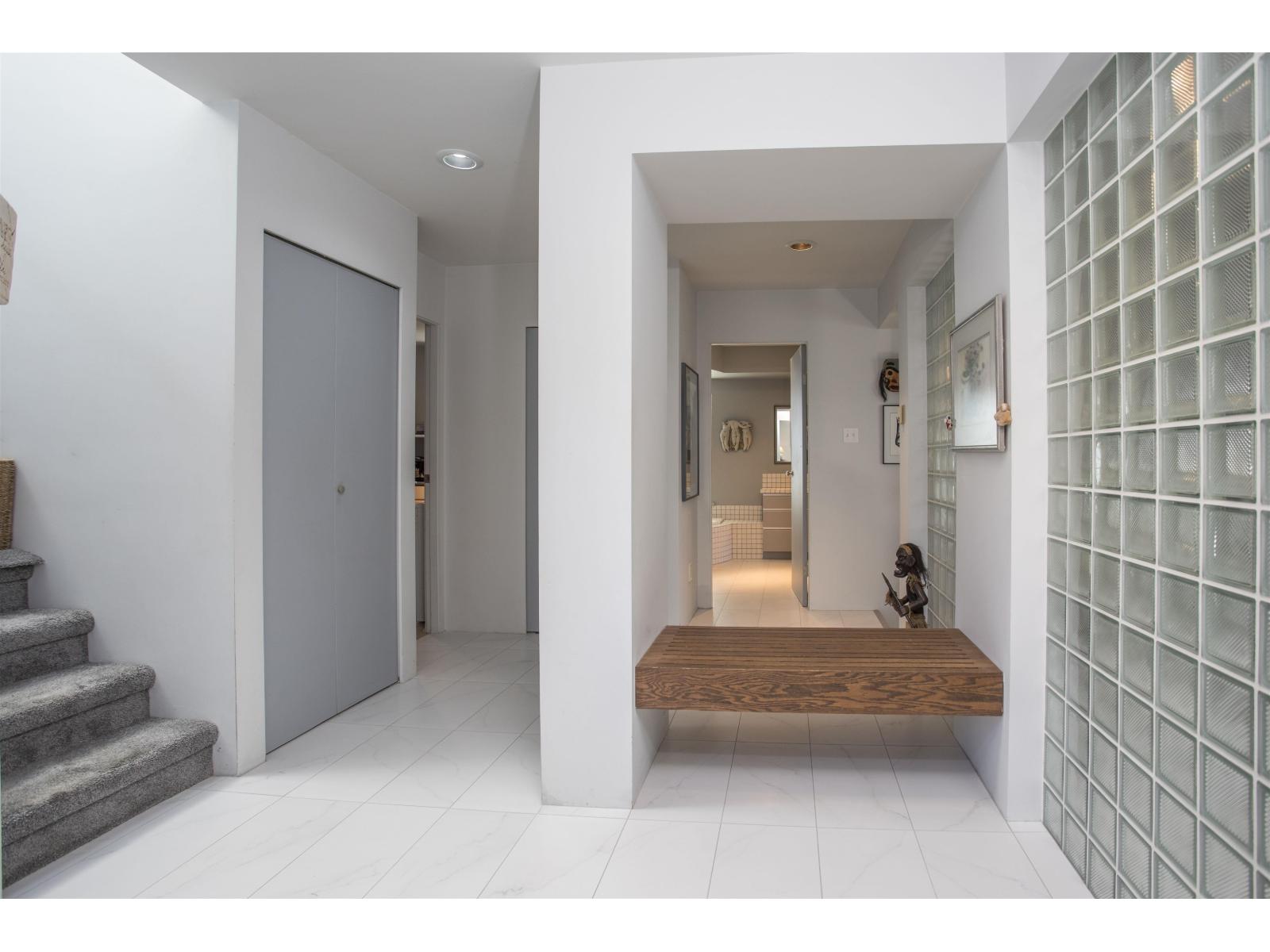 15662 SEMIAHMOO AVENUE, White Rock