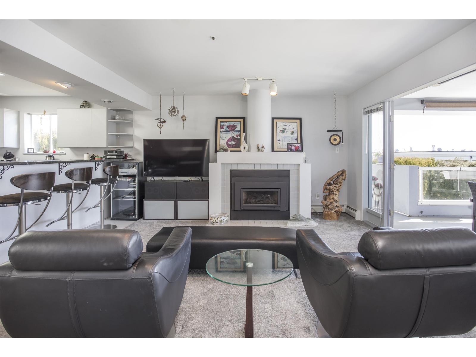 15662 SEMIAHMOO AVENUE, White Rock