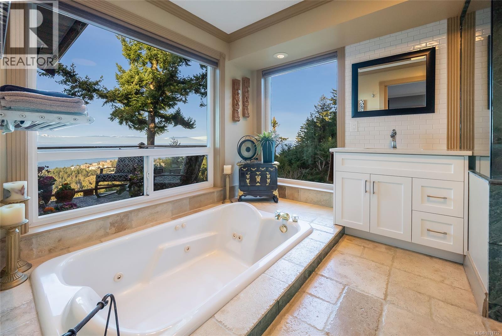 5060 LOST LAKE RD - 32