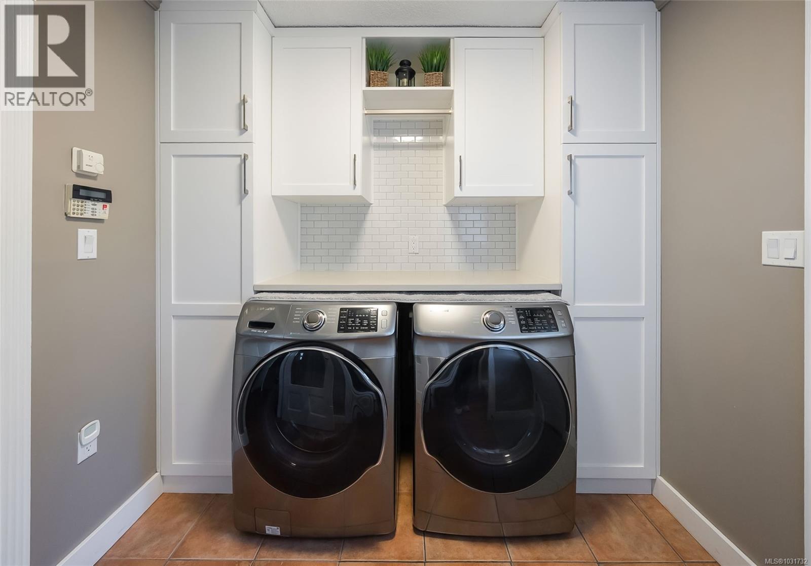 5060 LOST LAKE RD - 36