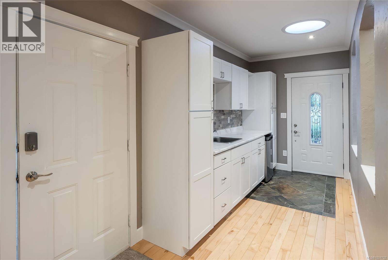 5060 LOST LAKE RD - 37