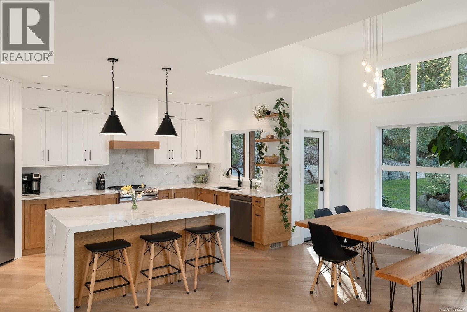 1535 EAGLE WAY - Image 2