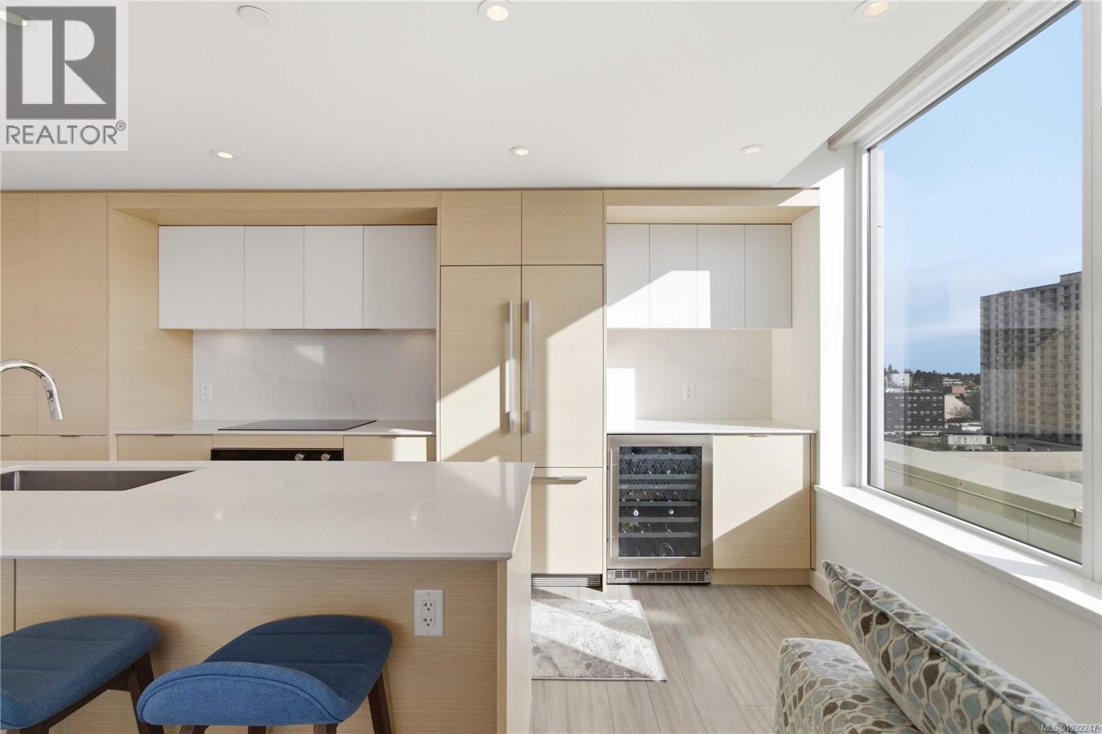 #1001 848 YATES ST - 13