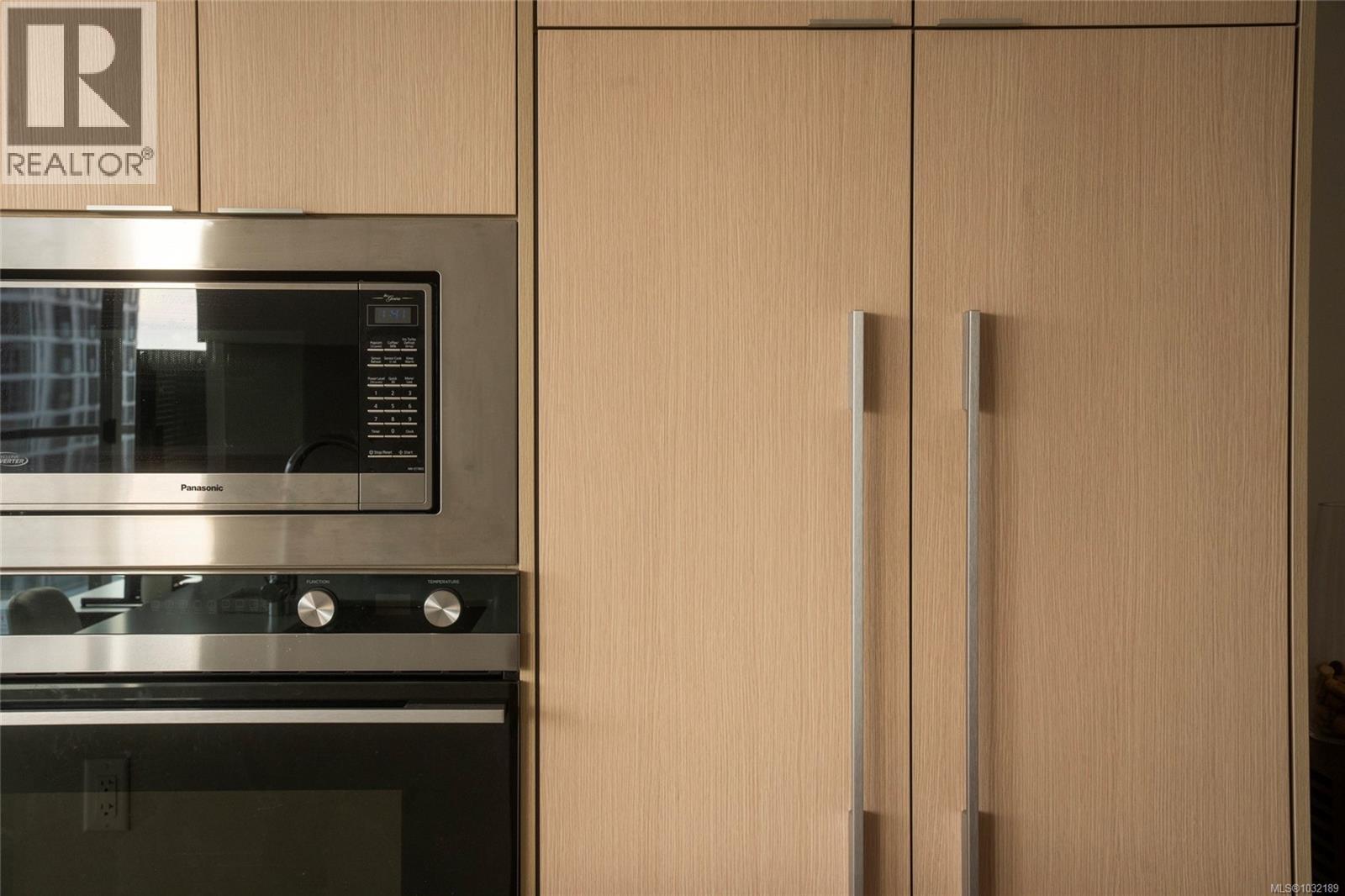 #810 1100 YATES ST - 15