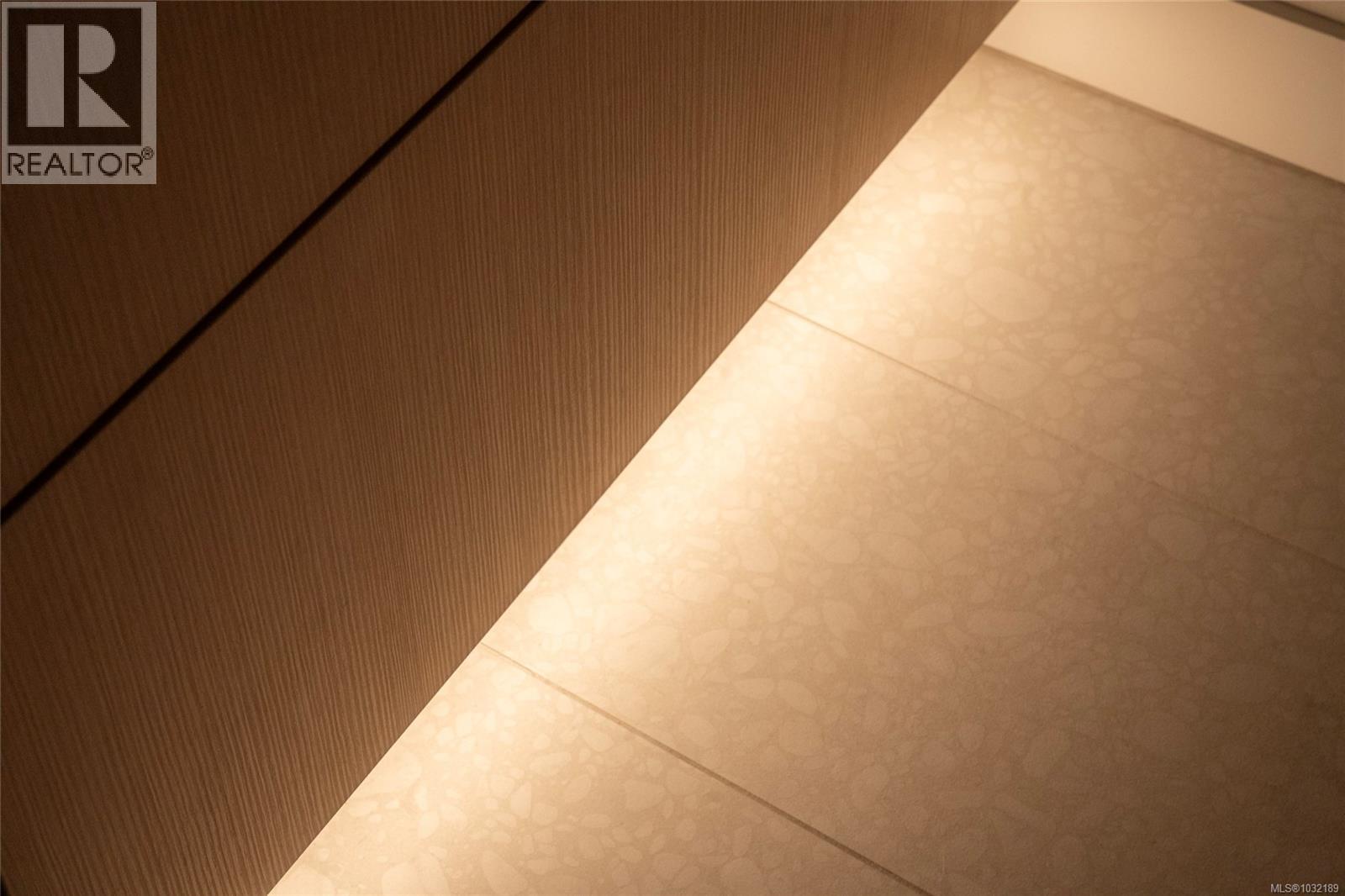 #810 1100 YATES ST - 21