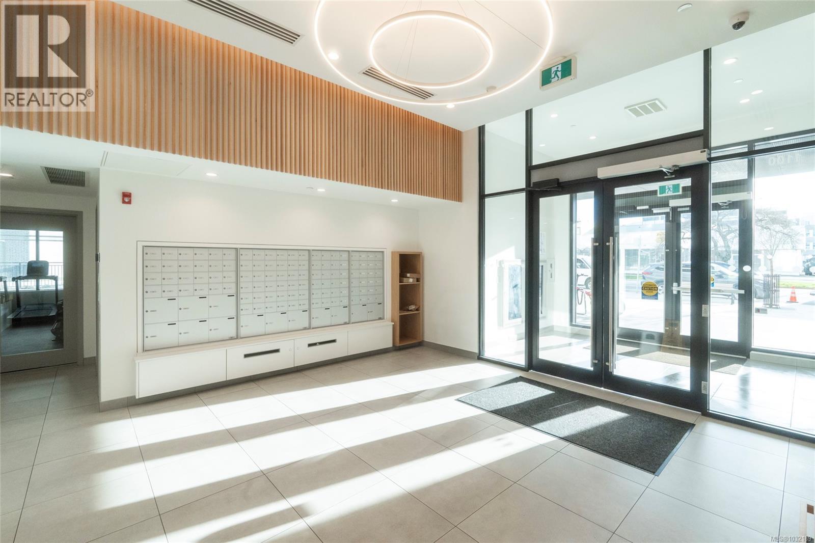 #810 1100 YATES ST - 30