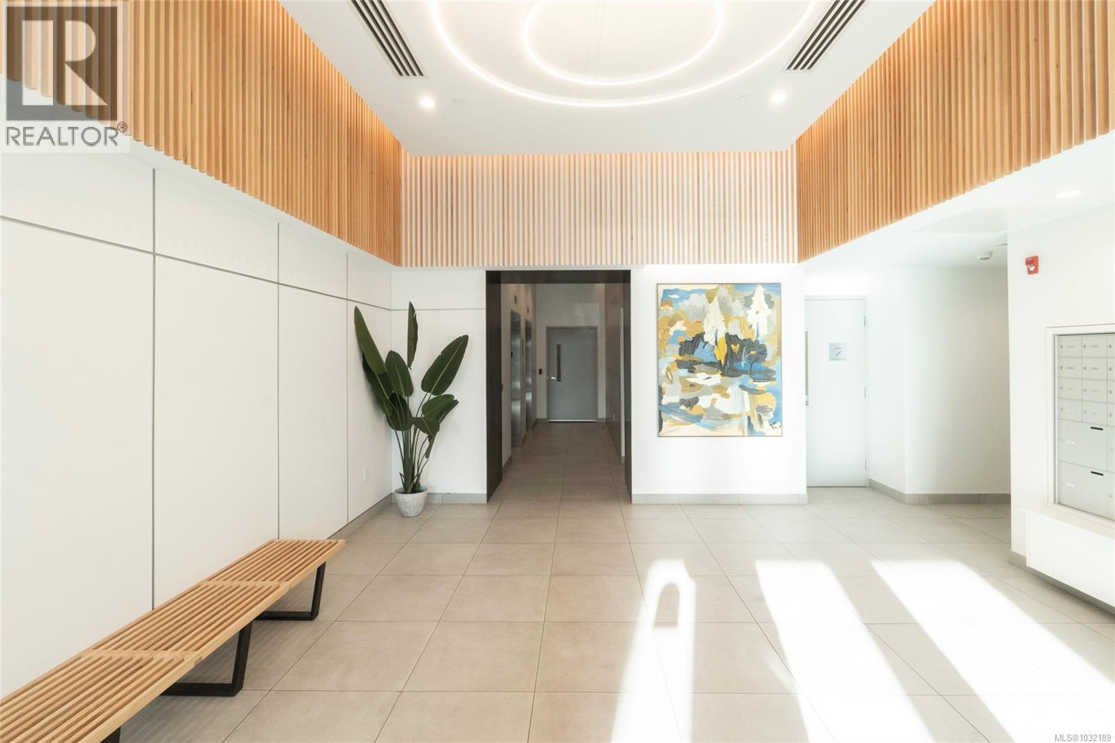 #810 1100 YATES ST - 31