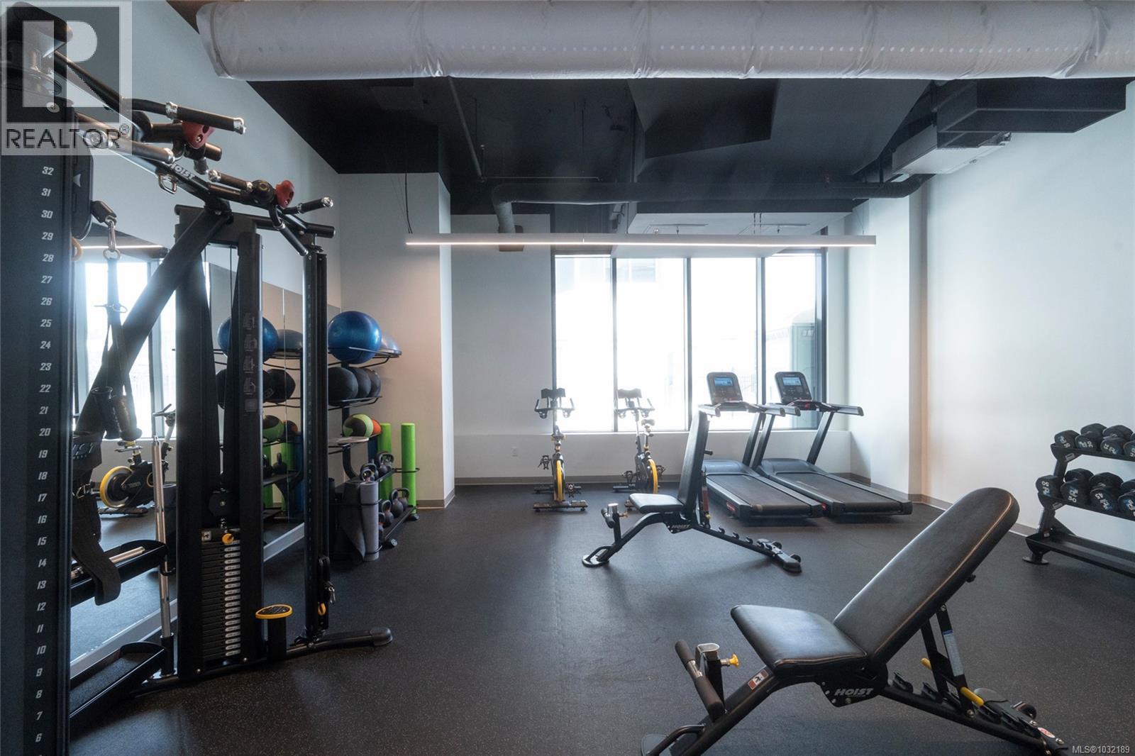 #810 1100 YATES ST - 33