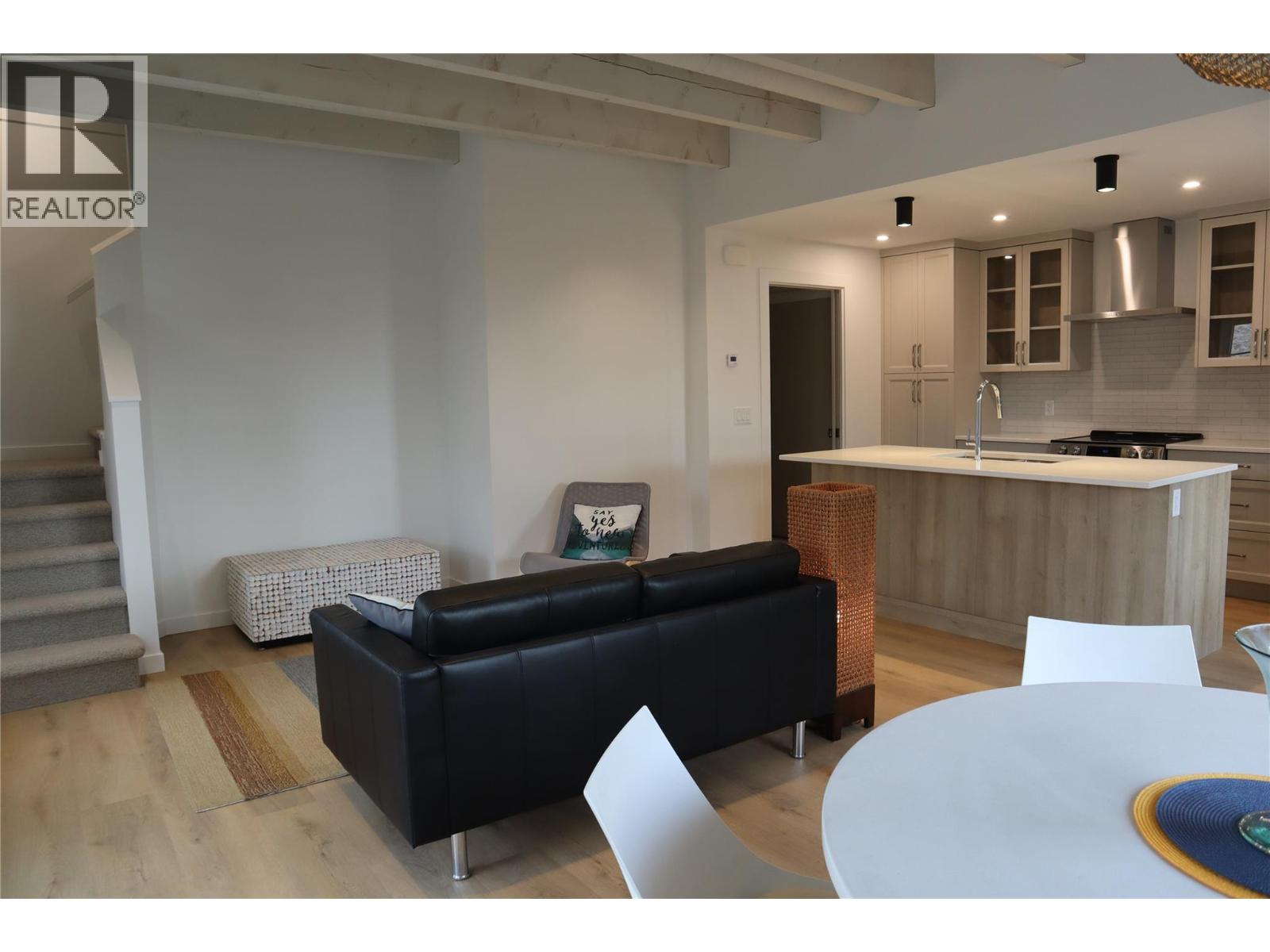 1 2957 Conlin Court, Kelowna