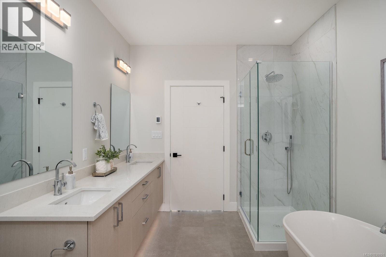 2284 MALAVIEW AVE - 10