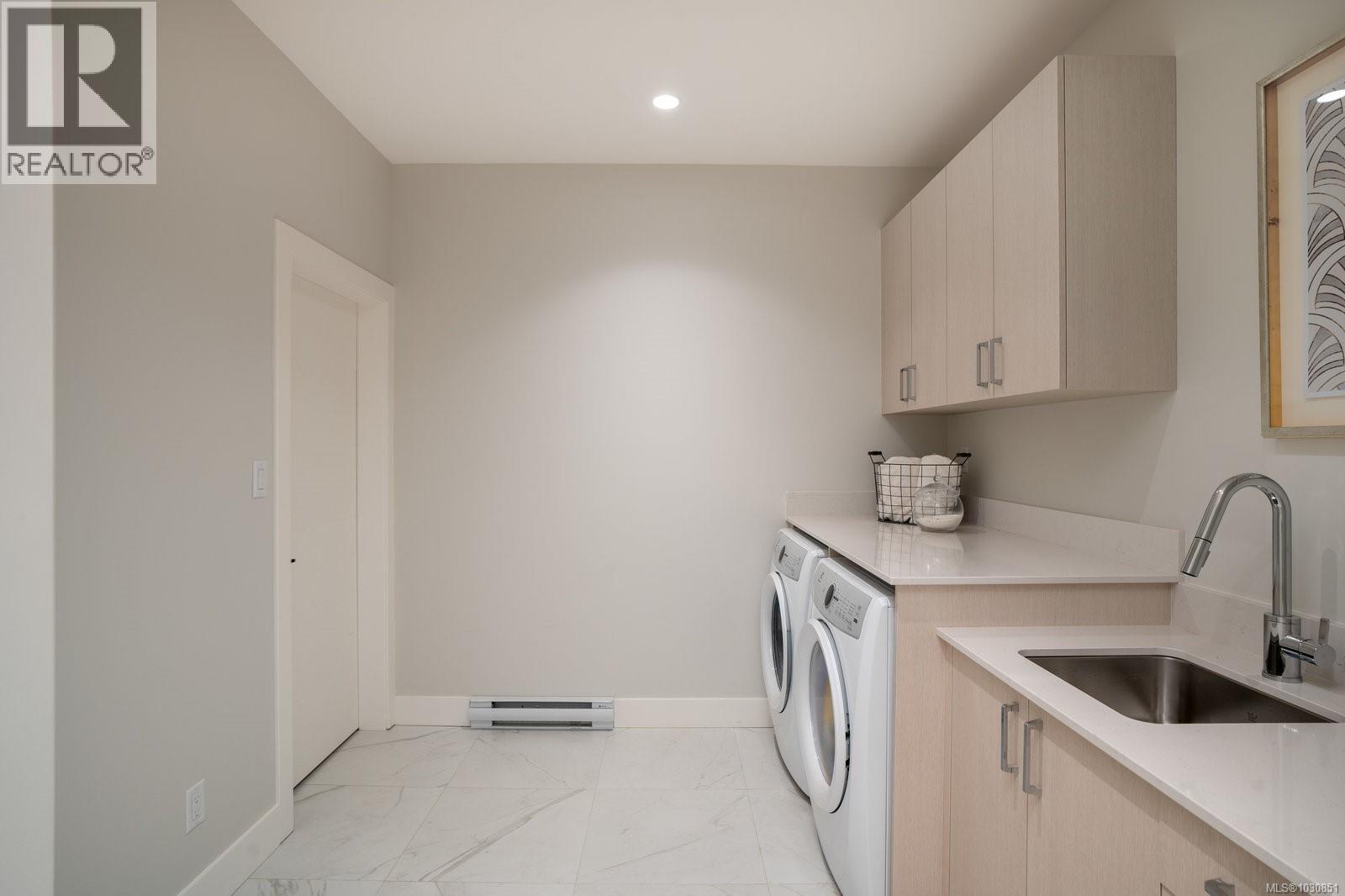 2284 MALAVIEW AVE - 12