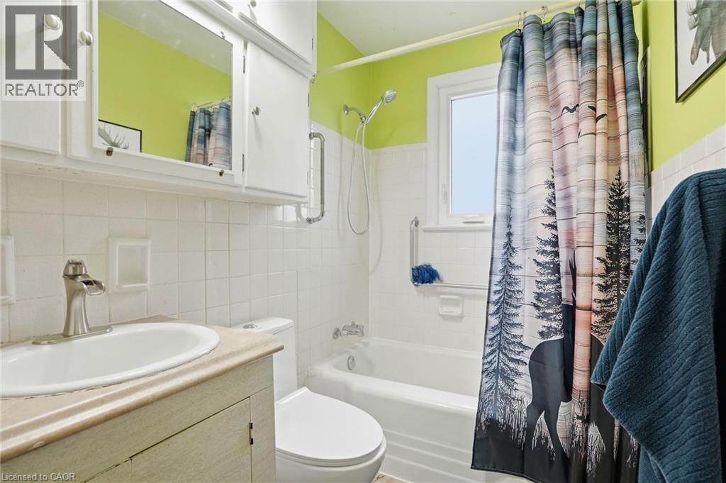 336 BARTON Street - 11