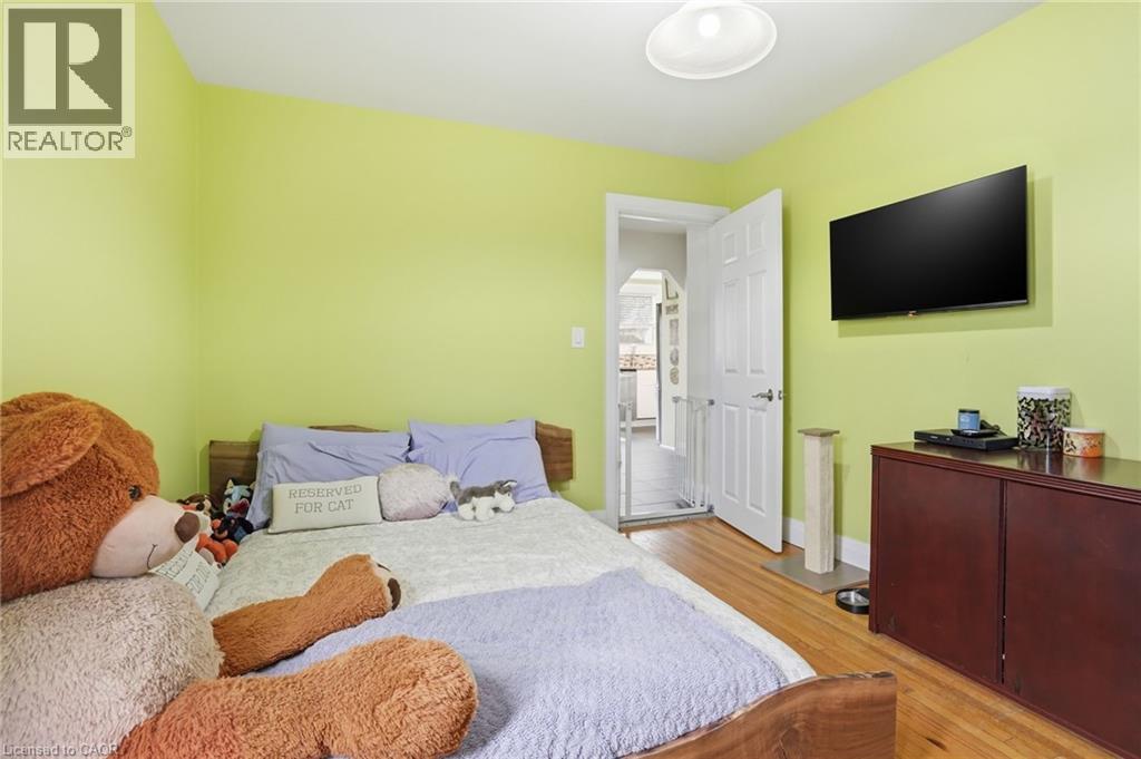 336 BARTON Street - 13