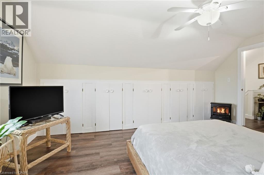 336 BARTON Street - 14