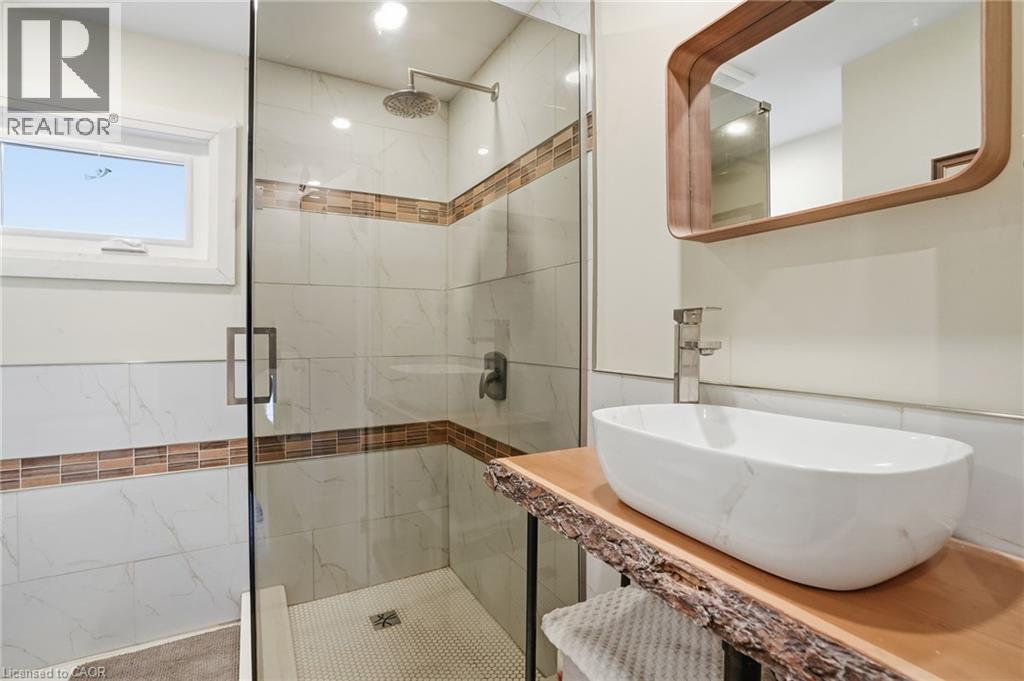 336 BARTON Street - 17