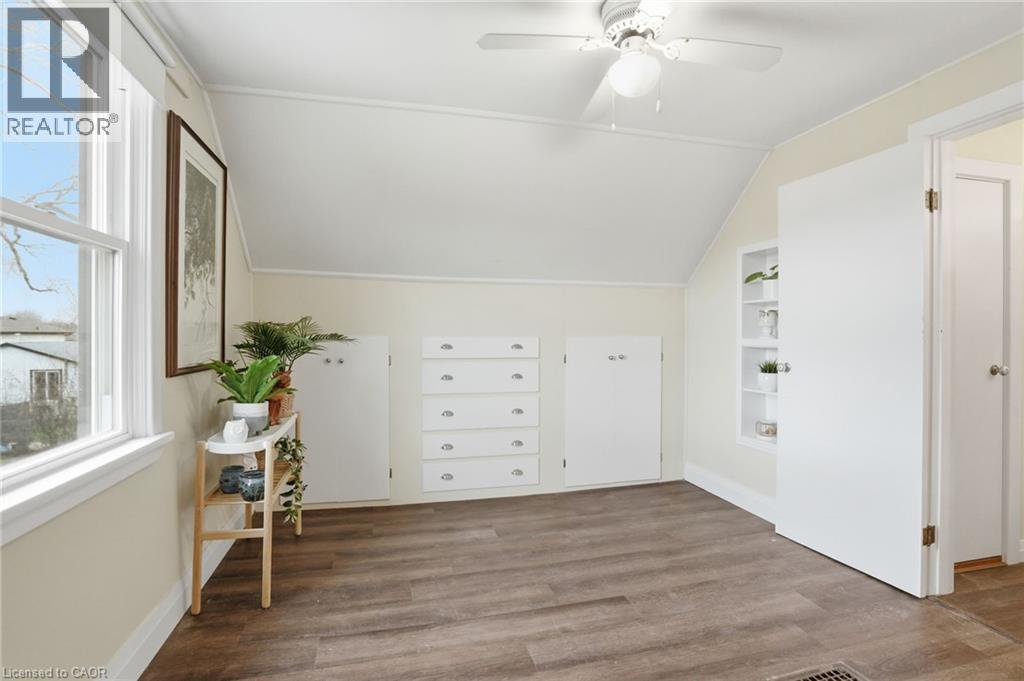 336 BARTON Street - 20
