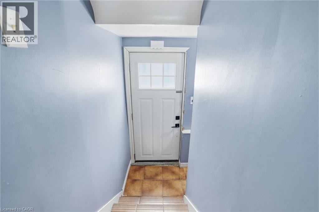 336 BARTON Street - 23