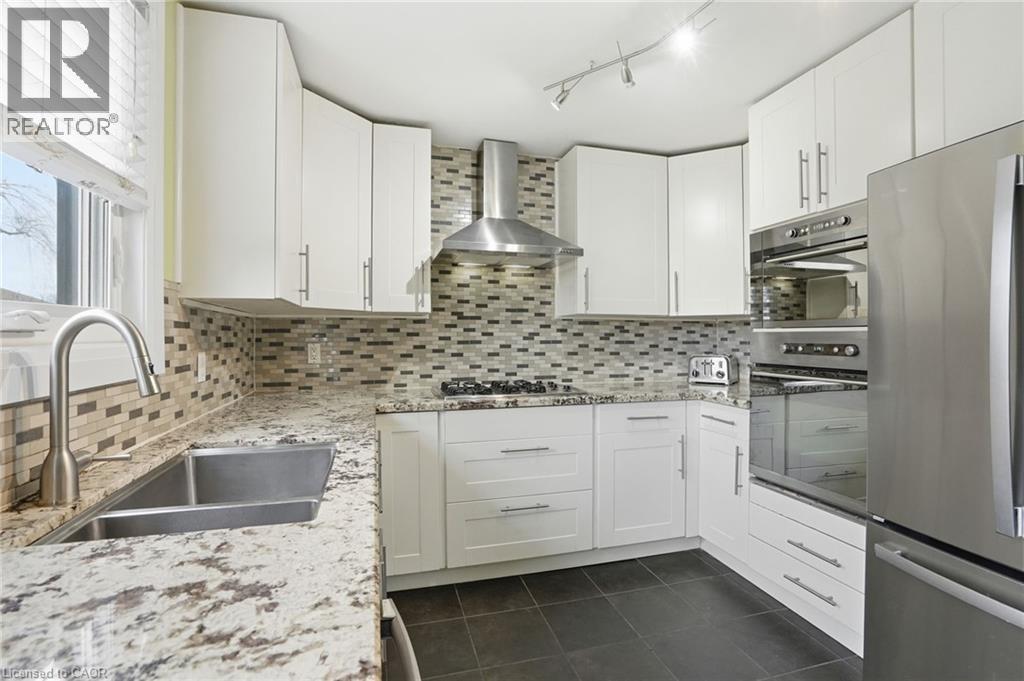 336 BARTON Street - 28