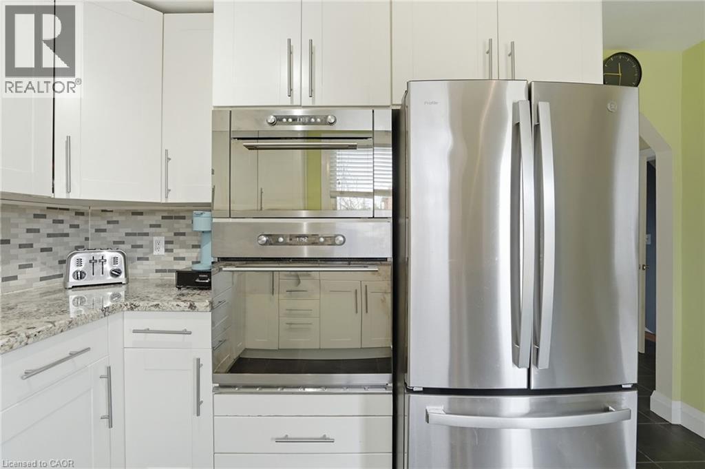336 BARTON Street - 30