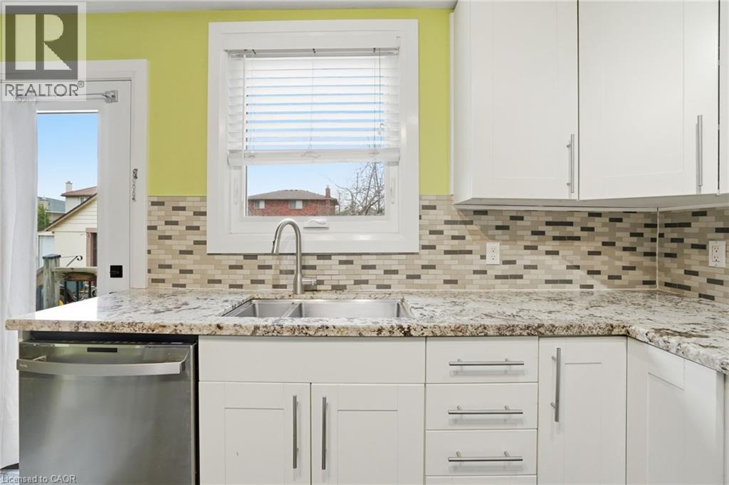 336 BARTON Street - 31