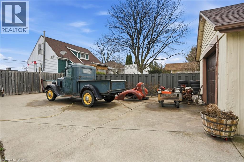 336 BARTON Street - 38