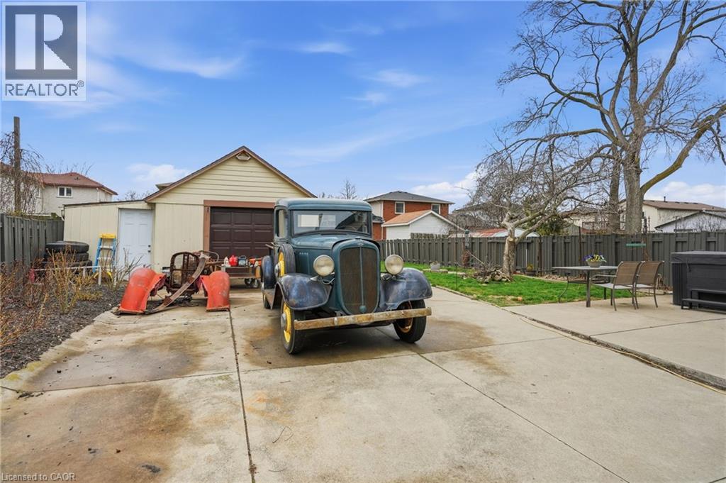336 BARTON Street - 40