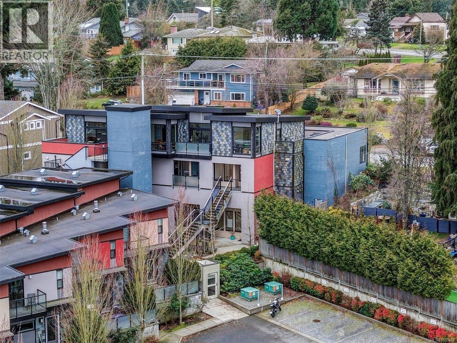 #302 6981 EAST SAANICH RD - 39