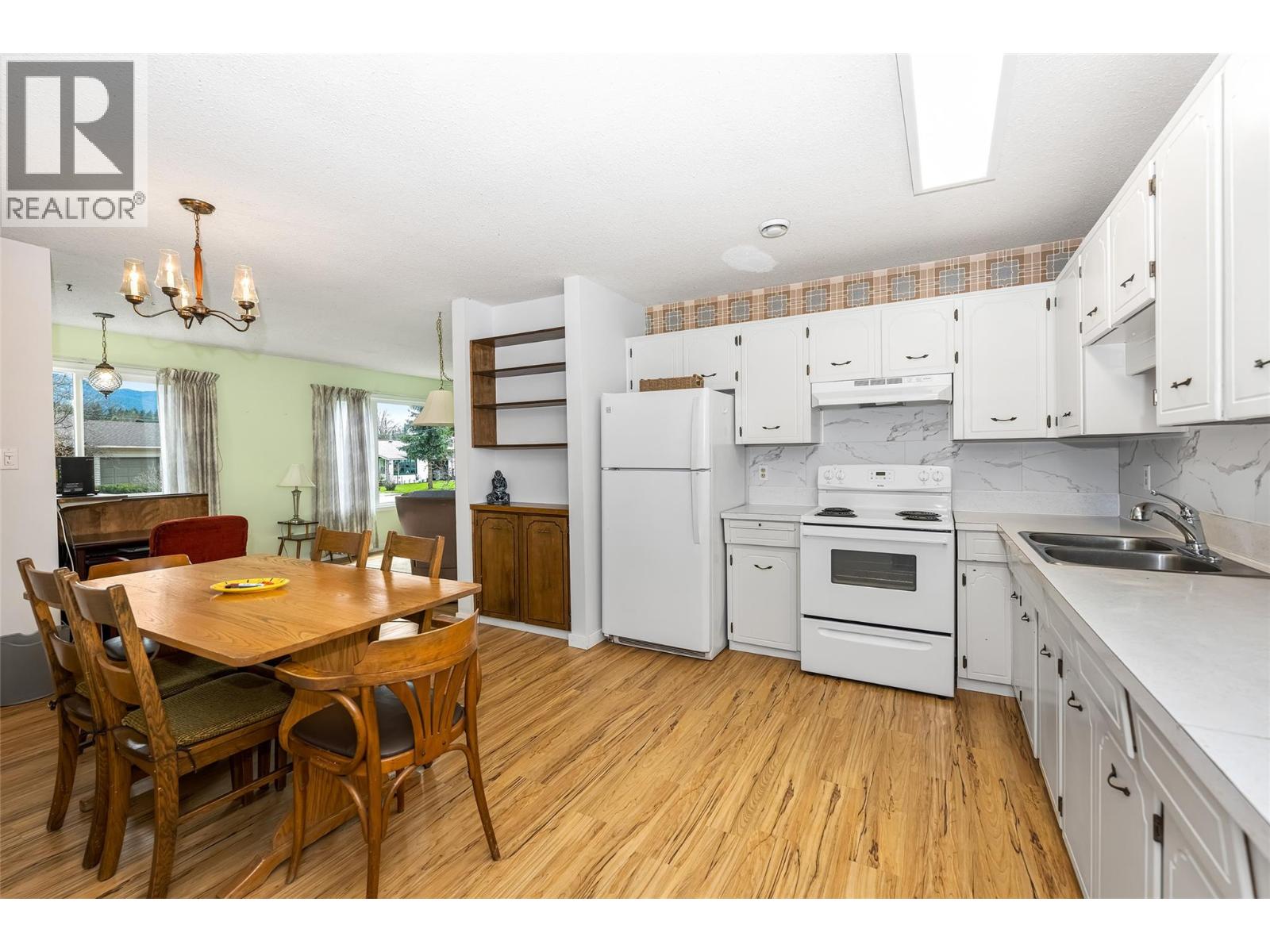 3341 BELAIRE DRIVE - Image 2